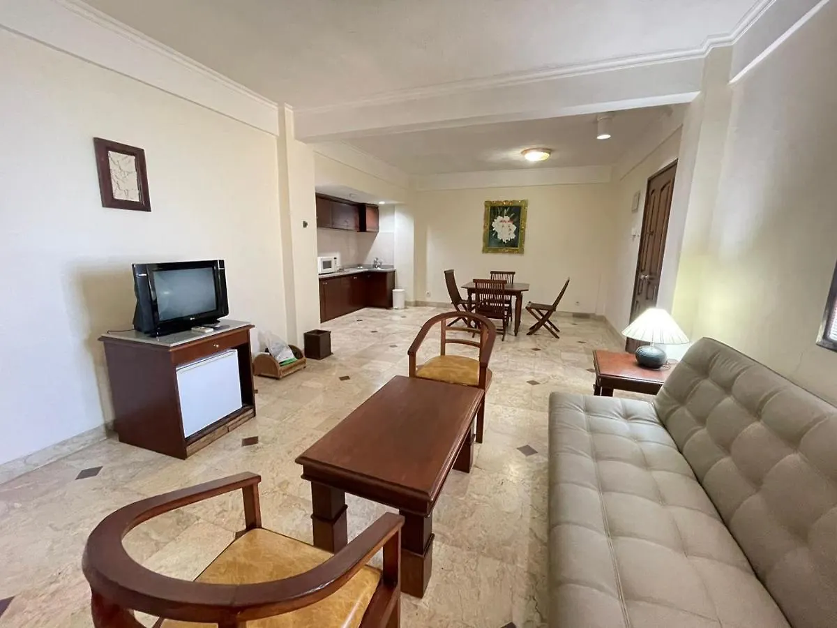 Beach Apartment Inside Resort Walking Distance To The Beach Seminyak Indonésia