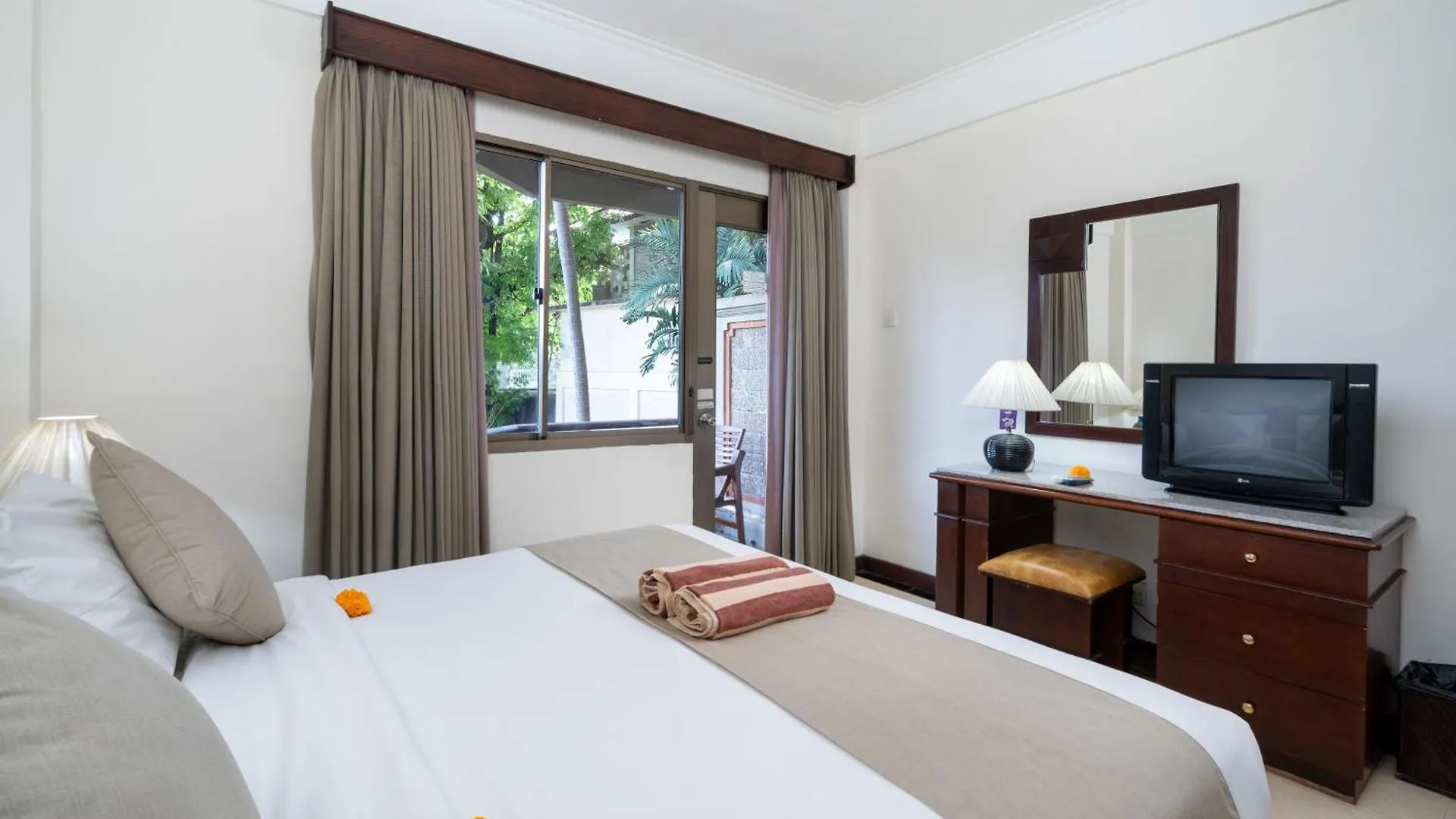 Beach Apartment Inside Resort Walking Distance To The Beach Seminyak  0*, Seminyak (Bali) Indonesia