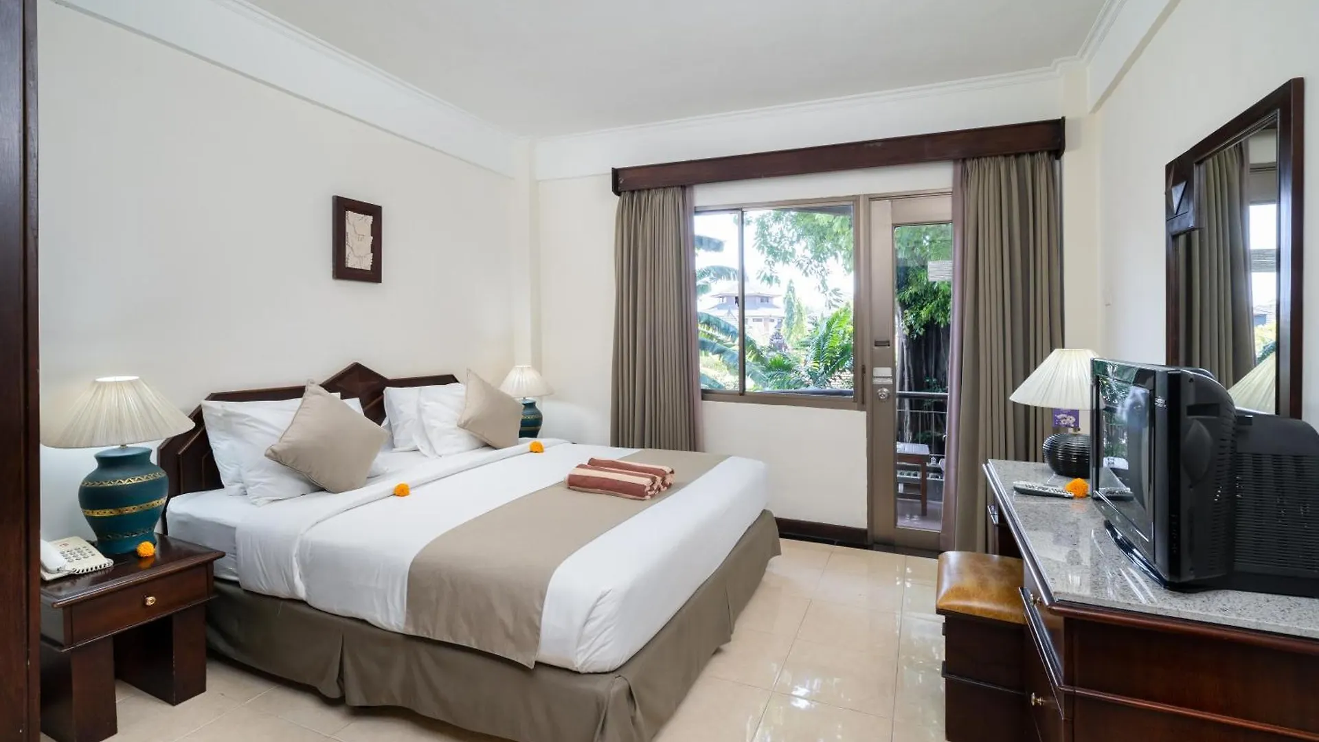 Beach Apartment Inside Resort Walking Distance To The Beach Seminyak   Seminyak (Bali)
