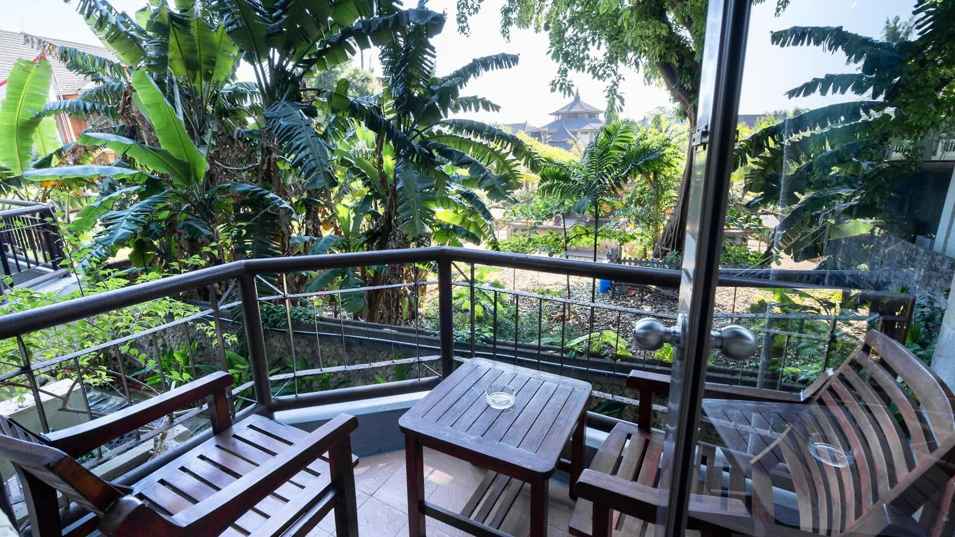 Beach Apartment Inside Resort Walking Distance To The Beach Seminyak  Seminyak (Bali)